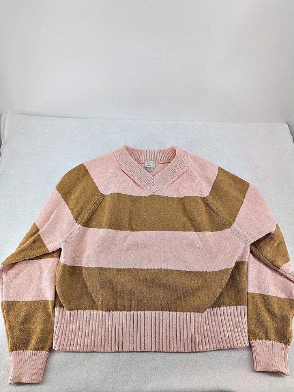 A New Day Color Block V-Neck Sweater in Pink & Brown Size Small